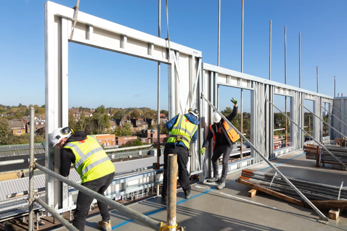 installation-of-steel-frame-at-the-mall-multi-story-building